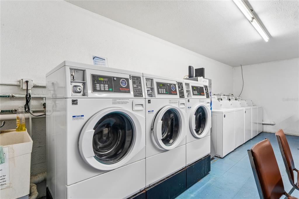 На продажу: $98,000 (2 спален, 2 ванн, 1150 Квадратных фут)