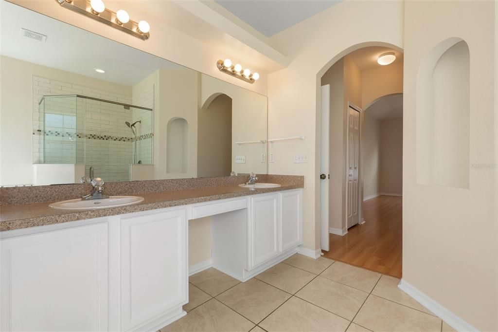 For Sale: $445,000 (3 beds, 2 baths, 1903 Square Feet)