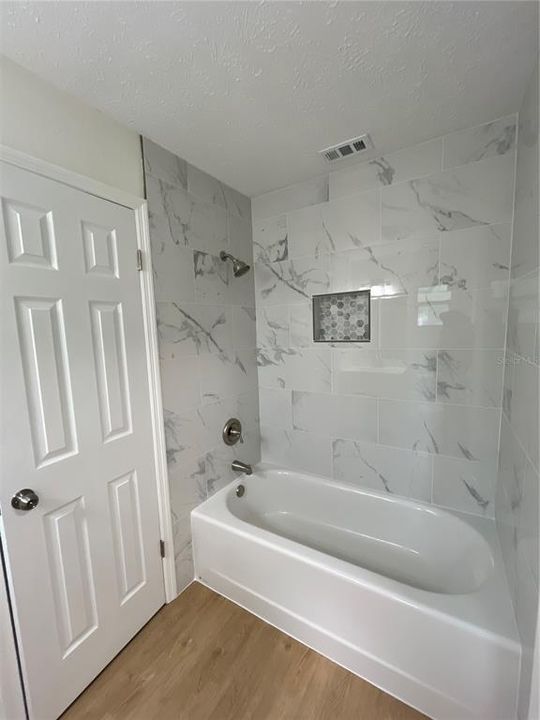 For Rent: $1,700 (2 beds, 2 baths, 912 Square Feet)