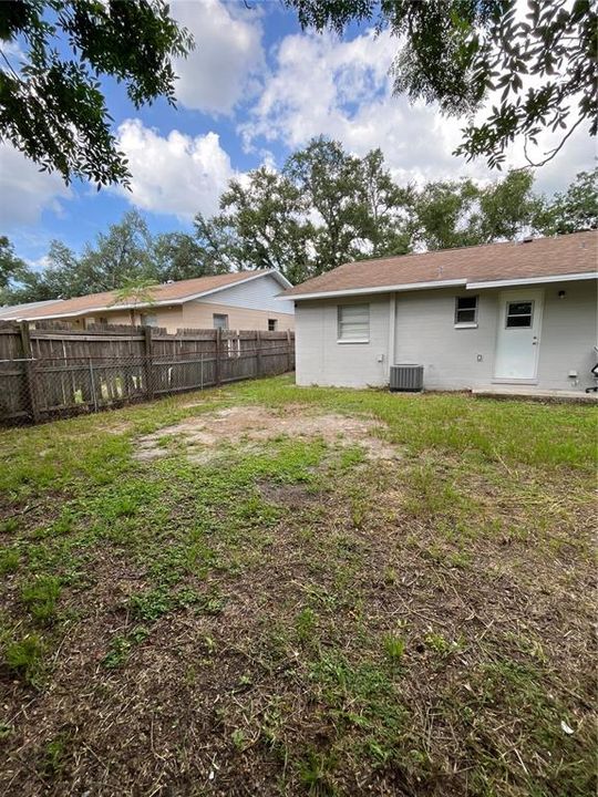 For Rent: $1,700 (2 beds, 2 baths, 912 Square Feet)
