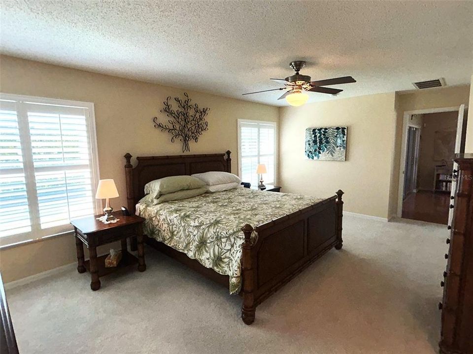 For Sale: $389,000 (3 beds, 2 baths, 1944 Square Feet)