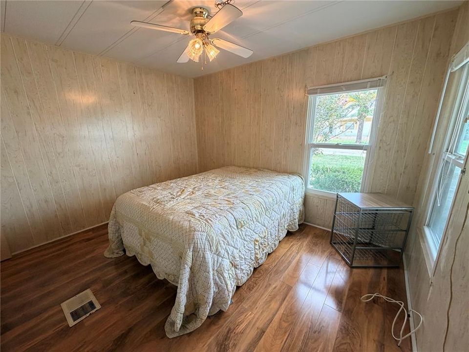 For Sale: $185,000 (2 beds, 2 baths, 920 Square Feet)