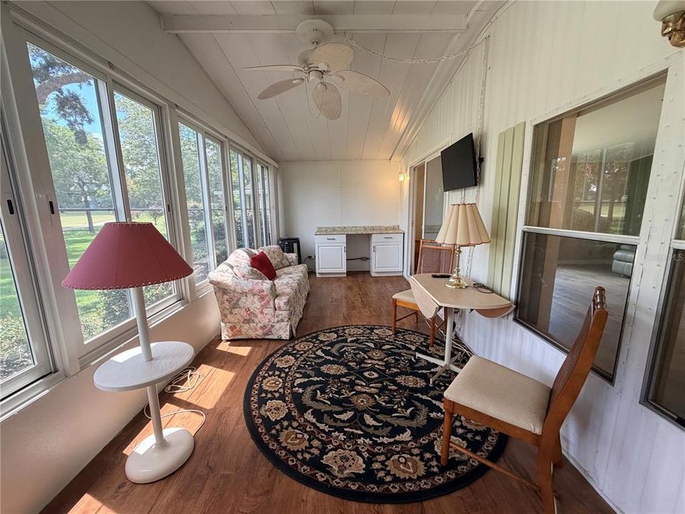 For Sale: $185,000 (2 beds, 2 baths, 920 Square Feet)