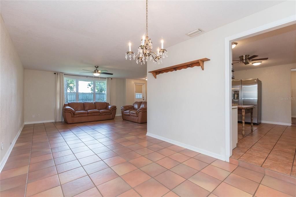 En Venta: $465,000 (3 camas, 2 baños, 1620 Pies cuadrados)