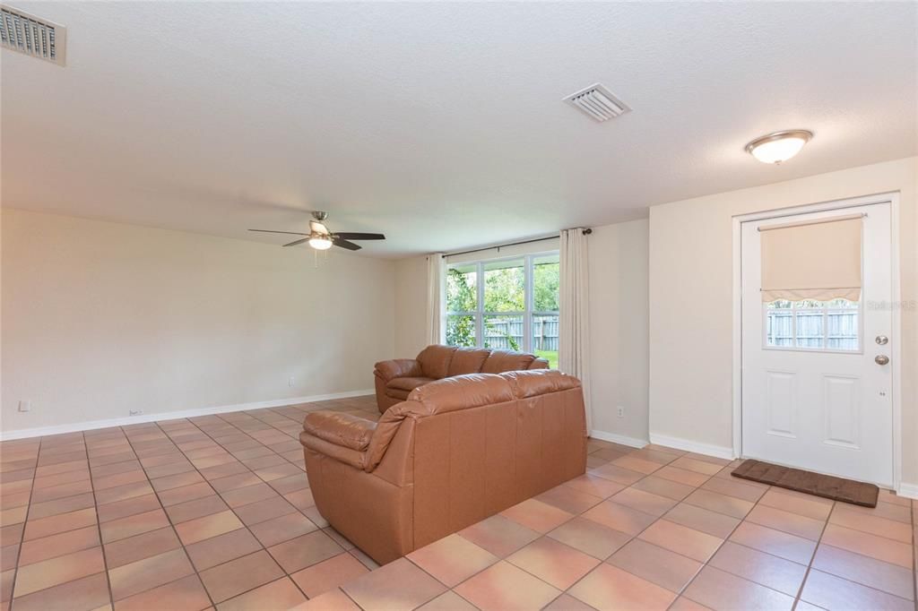 En Venta: $465,000 (3 camas, 2 baños, 1620 Pies cuadrados)