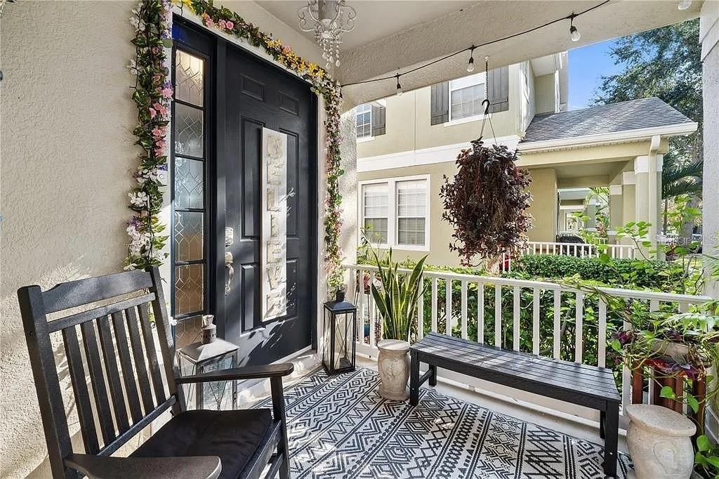 For Rent: $2,450 (3 beds, 2 baths, 1855 Square Feet)