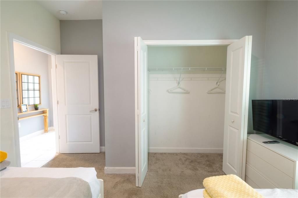 For Sale: $419,900 (5 beds, 4 baths, 2167 Square Feet)
