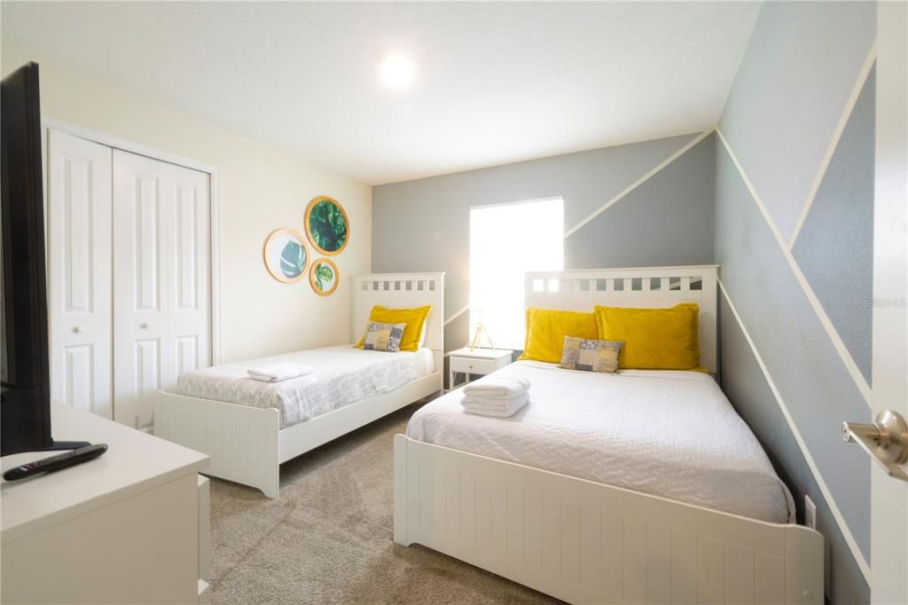 For Sale: $419,900 (5 beds, 4 baths, 2167 Square Feet)