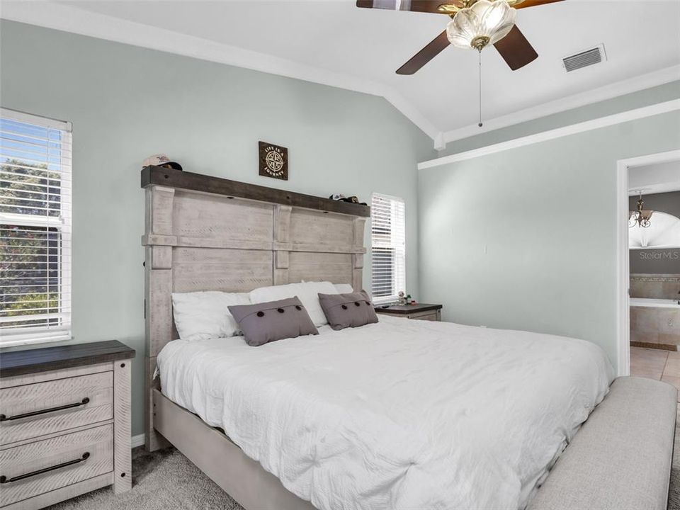 На продажу: $369,900 (3 спален, 2 ванн, 1916 Квадратных фут)