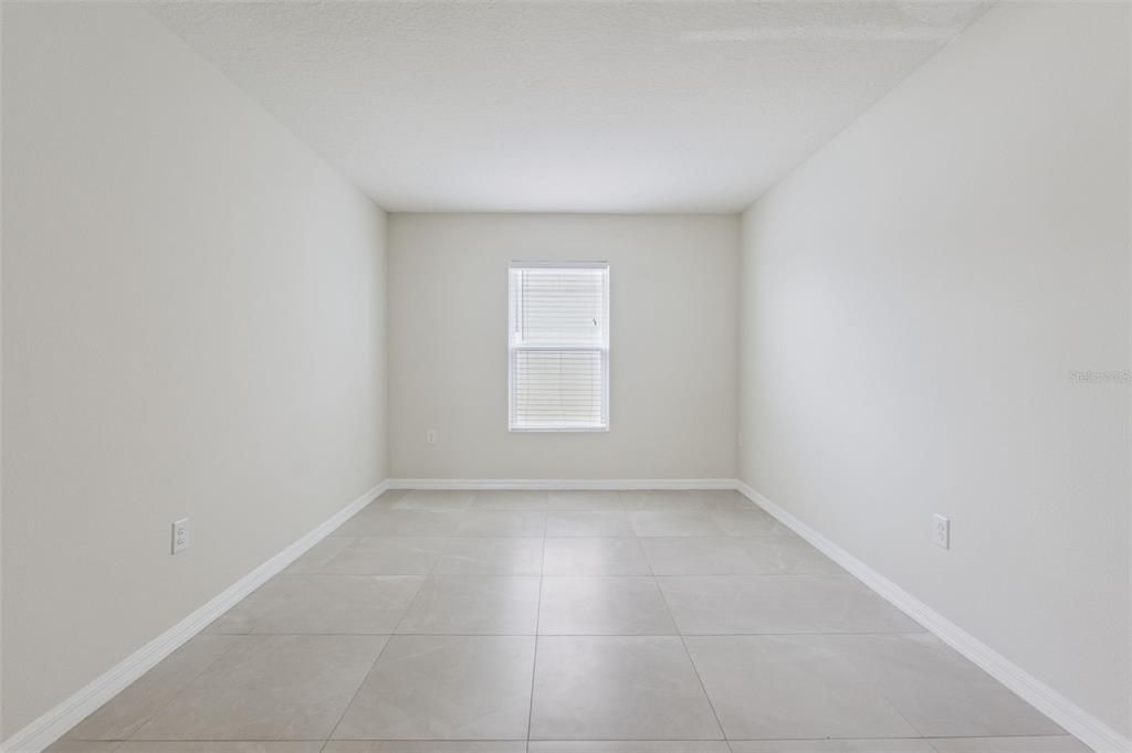 En Venta: $375,000 (3 camas, 2 baños, 2026 Pies cuadrados)
