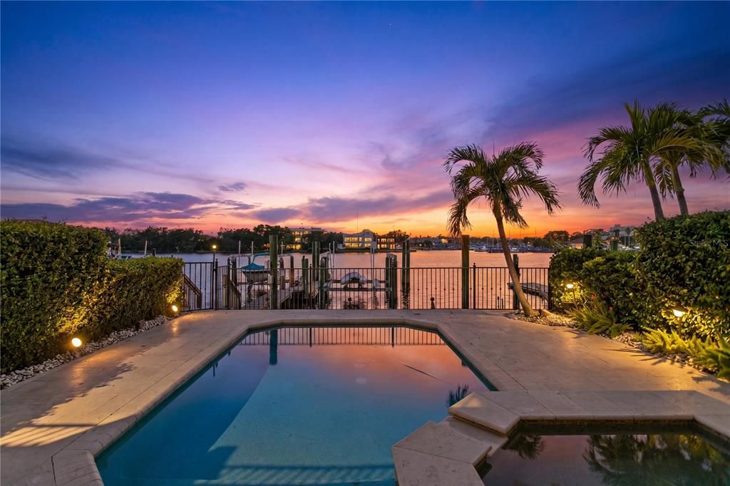 En Venta: $3,695,000 (4 camas, 2 baños, 3524 Pies cuadrados)