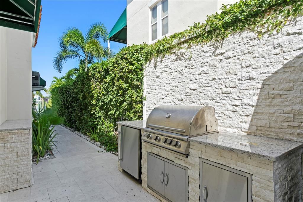 En Venta: $3,695,000 (4 camas, 2 baños, 3524 Pies cuadrados)