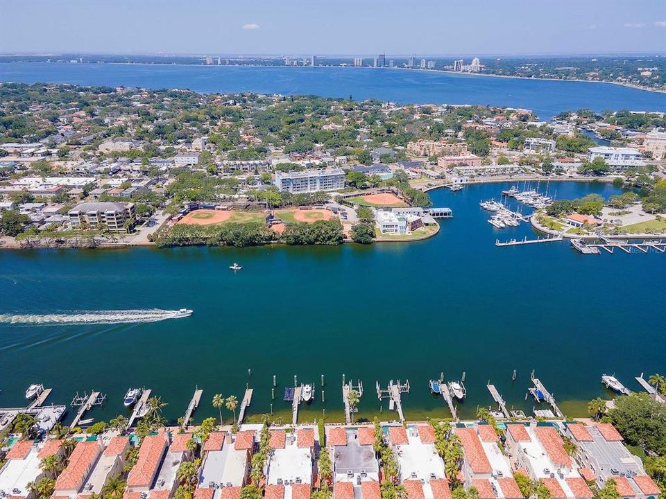 En Venta: $3,695,000 (4 camas, 2 baños, 3524 Pies cuadrados)
