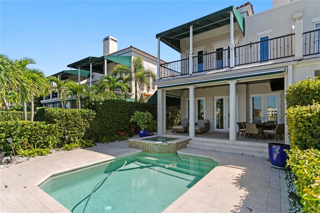 En Venta: $3,695,000 (4 camas, 2 baños, 3524 Pies cuadrados)