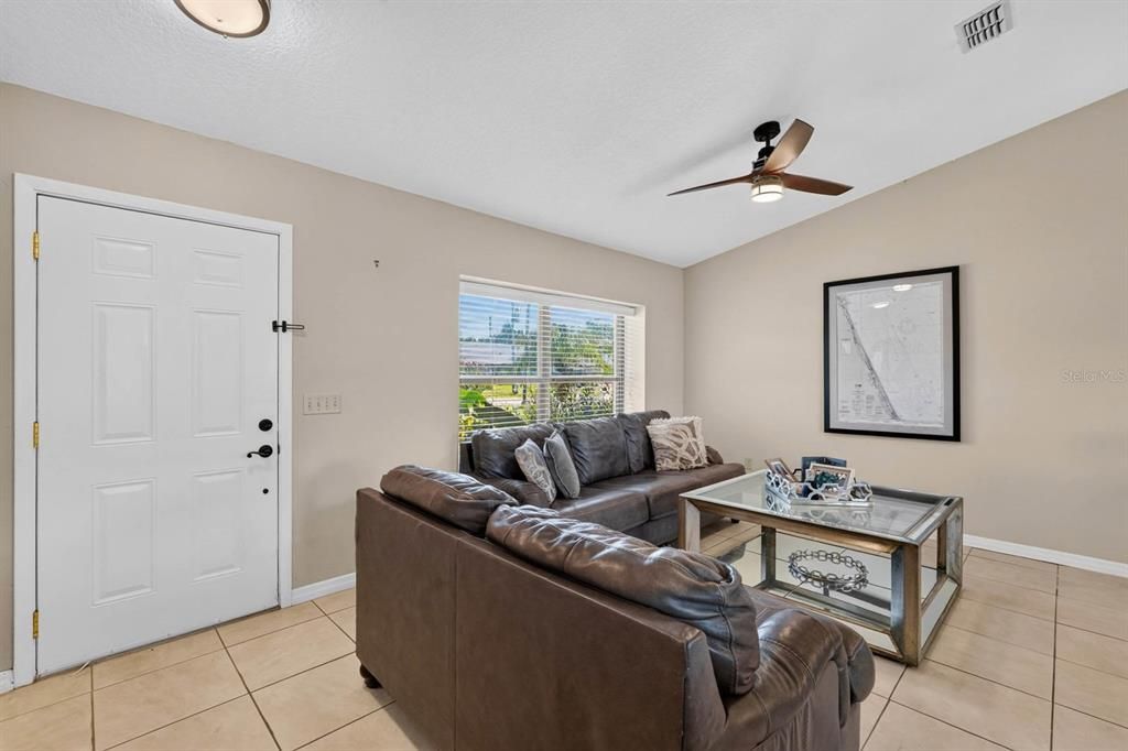 For Sale: $569,500 (3 beds, 2 baths, 1644 Square Feet)