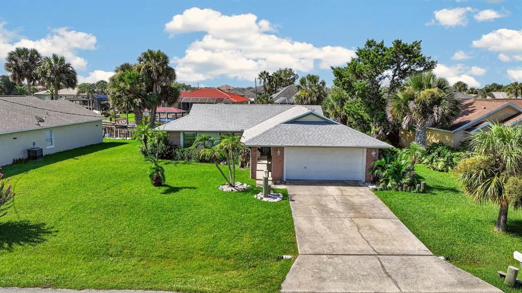 For Sale: $569,500 (3 beds, 2 baths, 1644 Square Feet)