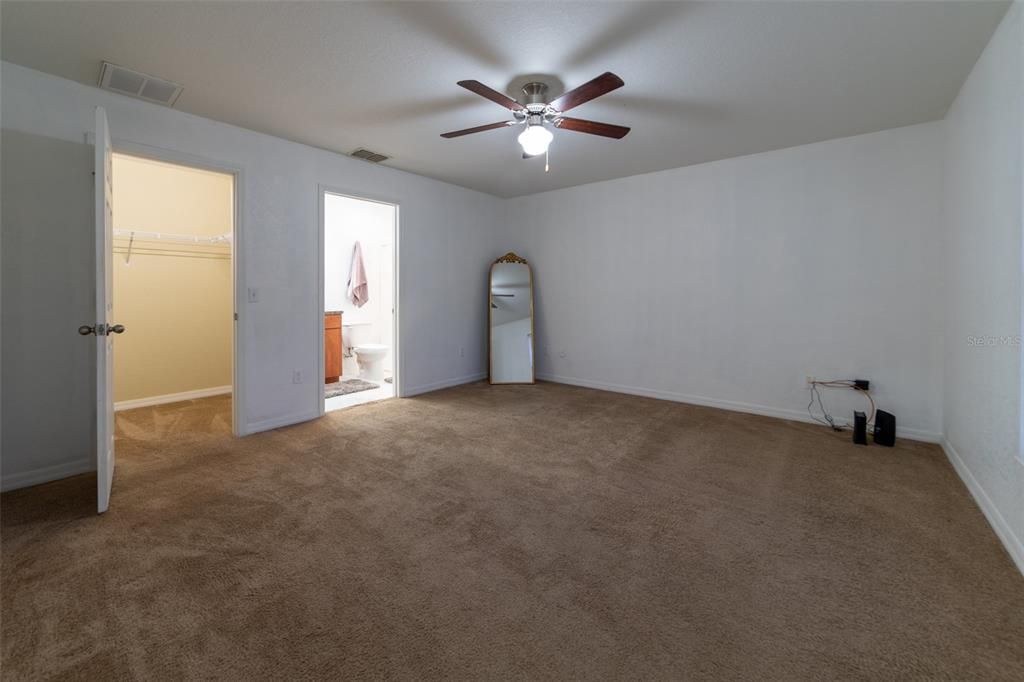 For Rent: $1,700 (3 beds, 2 baths, 1406 Square Feet)