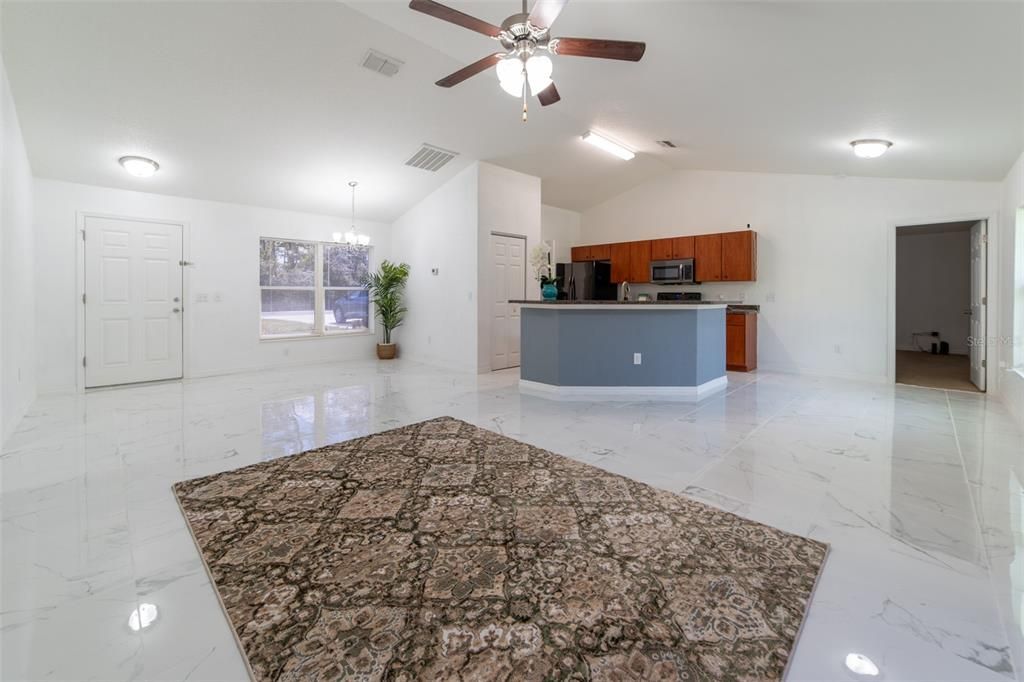 For Rent: $1,700 (3 beds, 2 baths, 1406 Square Feet)