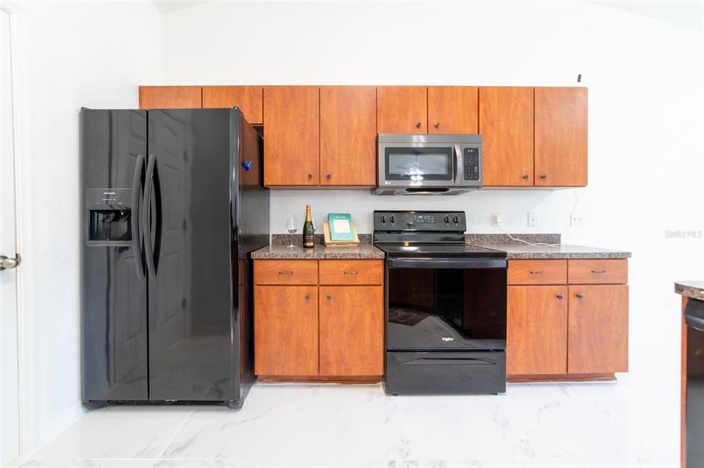 For Rent: $1,700 (3 beds, 2 baths, 1406 Square Feet)