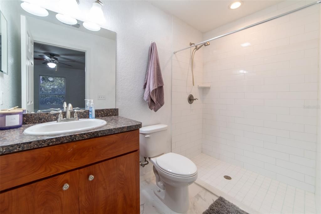 For Rent: $1,700 (3 beds, 2 baths, 1406 Square Feet)