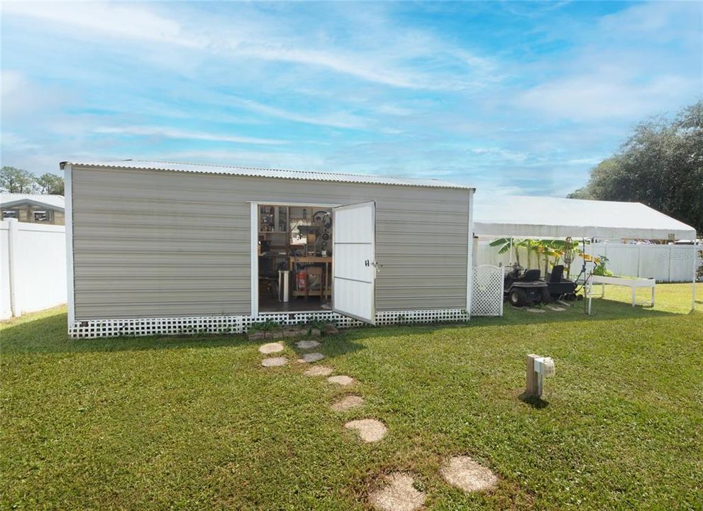 For Sale: $335,000 (2 beds, 2 baths, 1191 Square Feet)
