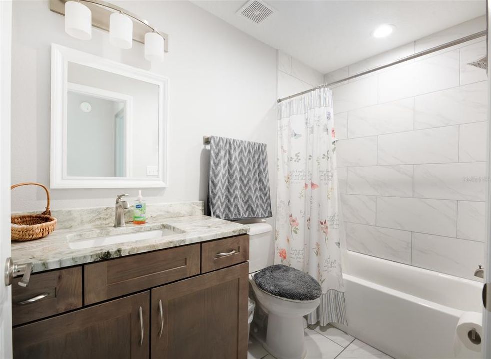 For Sale: $335,000 (2 beds, 2 baths, 1191 Square Feet)