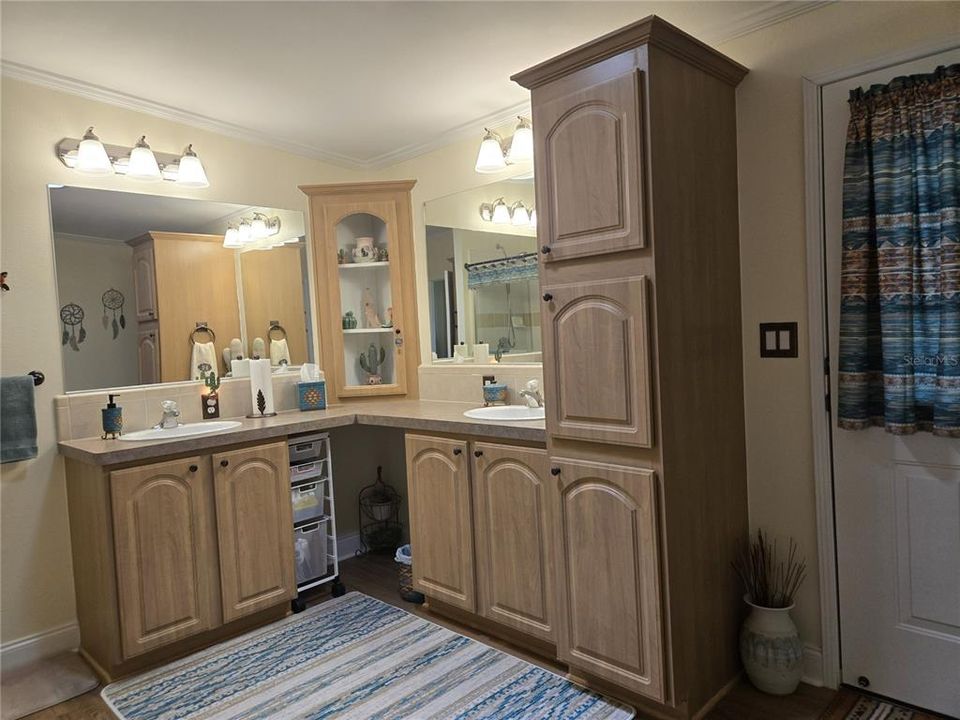 For Sale: $295,000 (2 beds, 2 baths, 1740 Square Feet)
