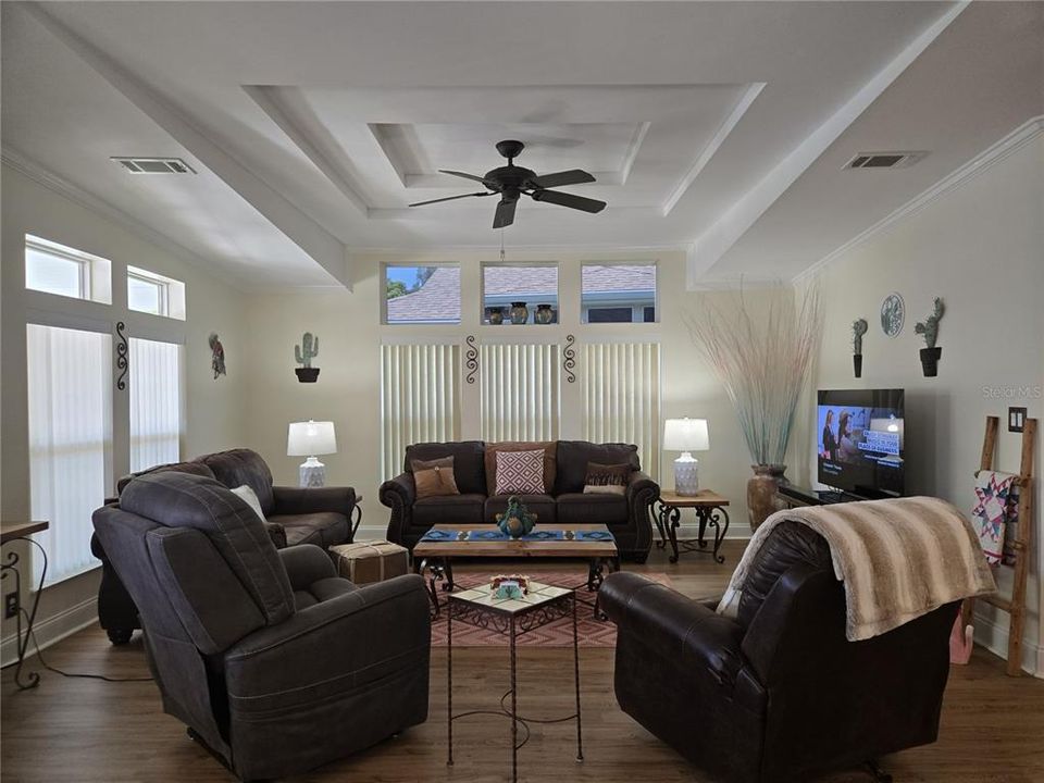 For Sale: $295,000 (2 beds, 2 baths, 1740 Square Feet)