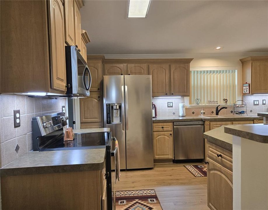 For Sale: $295,000 (2 beds, 2 baths, 1740 Square Feet)