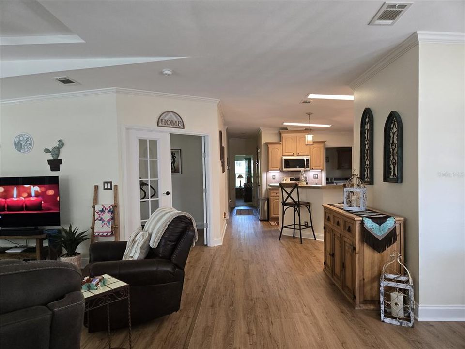 For Sale: $295,000 (2 beds, 2 baths, 1740 Square Feet)