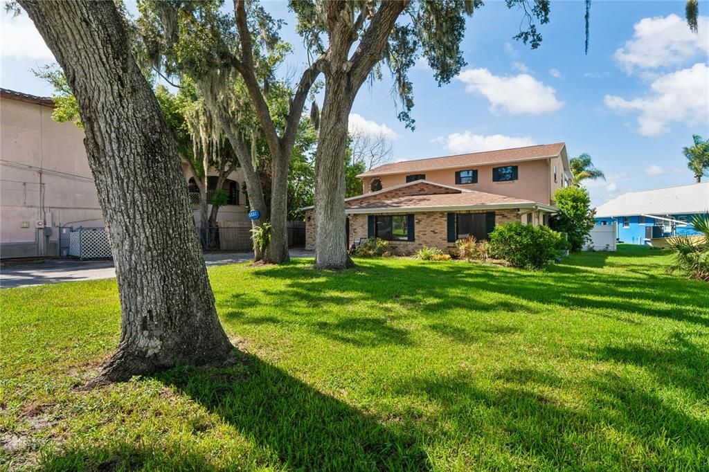 En Venta: $875,000 (5 camas, 3 baños, 3258 Pies cuadrados)