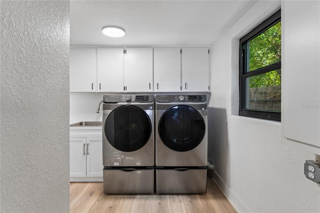 En Venta: $875,000 (5 camas, 3 baños, 3258 Pies cuadrados)