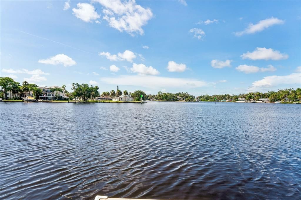 En Venta: $875,000 (5 camas, 3 baños, 3258 Pies cuadrados)