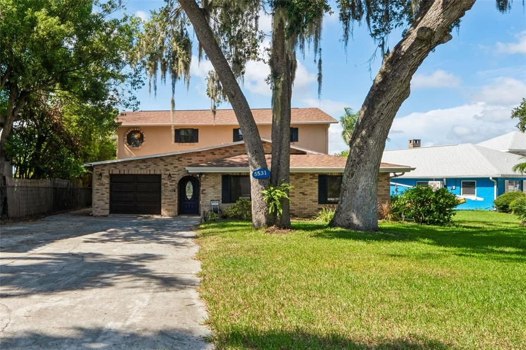 En Venta: $875,000 (5 camas, 3 baños, 3258 Pies cuadrados)