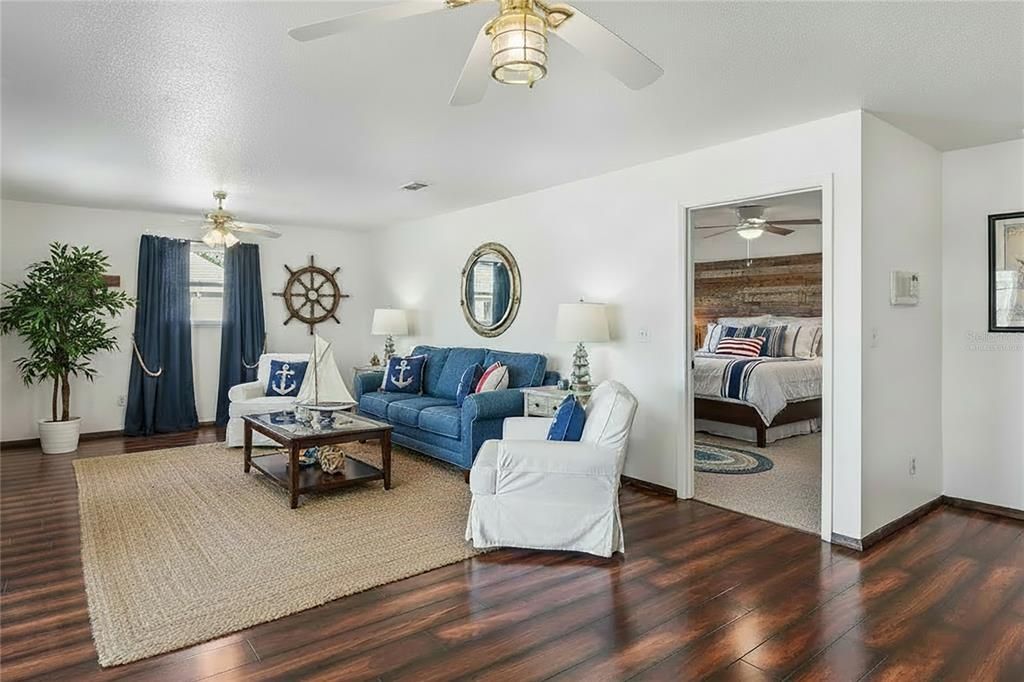 En Venta: $875,000 (5 camas, 3 baños, 3258 Pies cuadrados)