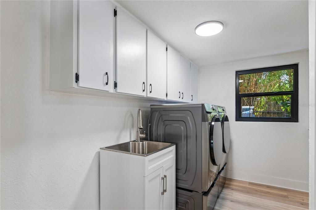 En Venta: $875,000 (5 camas, 3 baños, 3258 Pies cuadrados)