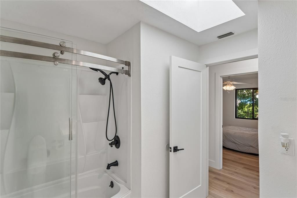 En Venta: $875,000 (5 camas, 3 baños, 3258 Pies cuadrados)