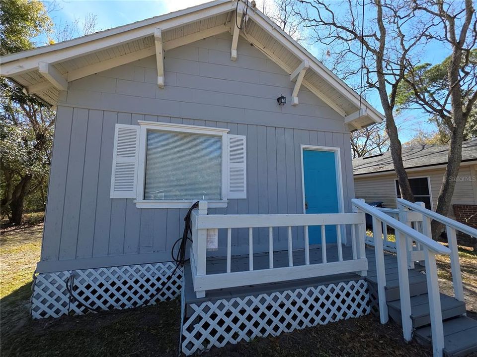 For Rent: $1,099 (3 beds, 1 baths, 1044 Square Feet)