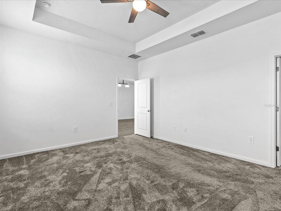 Active With Contract: $2,900 (4 beds, 3 baths, 2199 Square Feet)