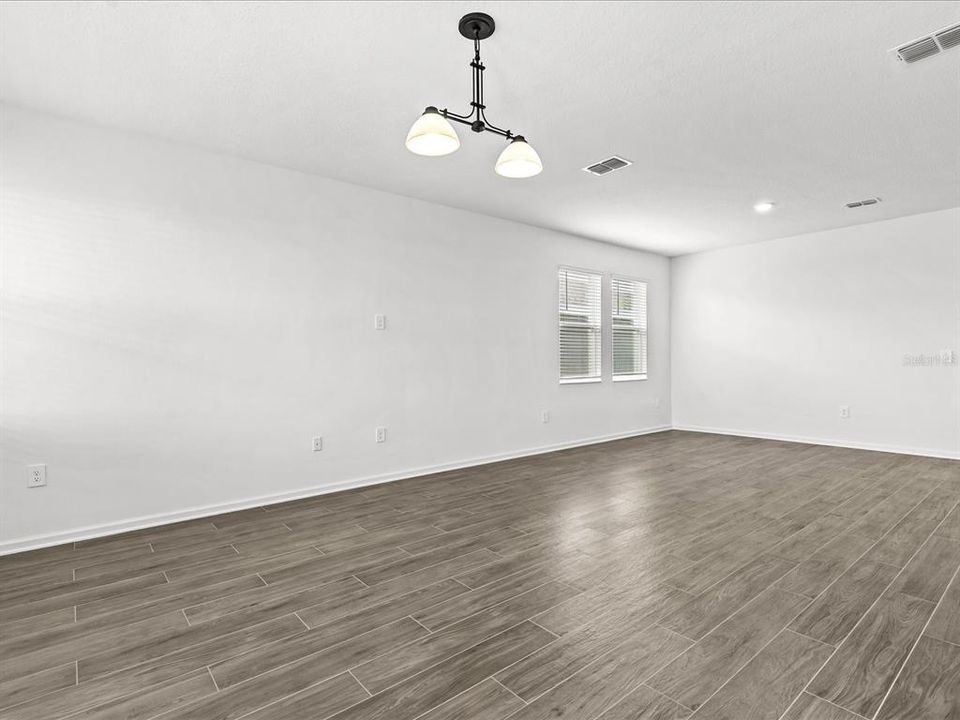 Active With Contract: $2,900 (4 beds, 3 baths, 2199 Square Feet)