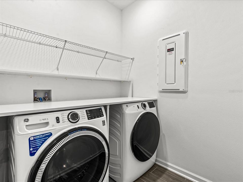 Active With Contract: $2,900 (4 beds, 3 baths, 2199 Square Feet)