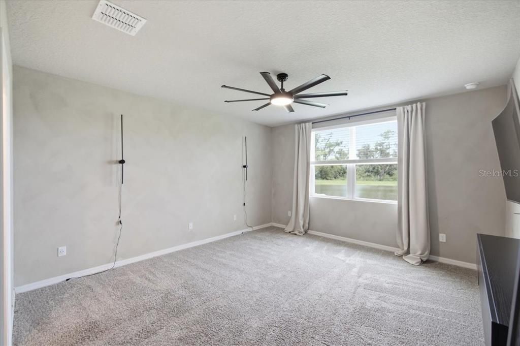 For Rent: $3,000 (4 beds, 3 baths, 1988 Square Feet)