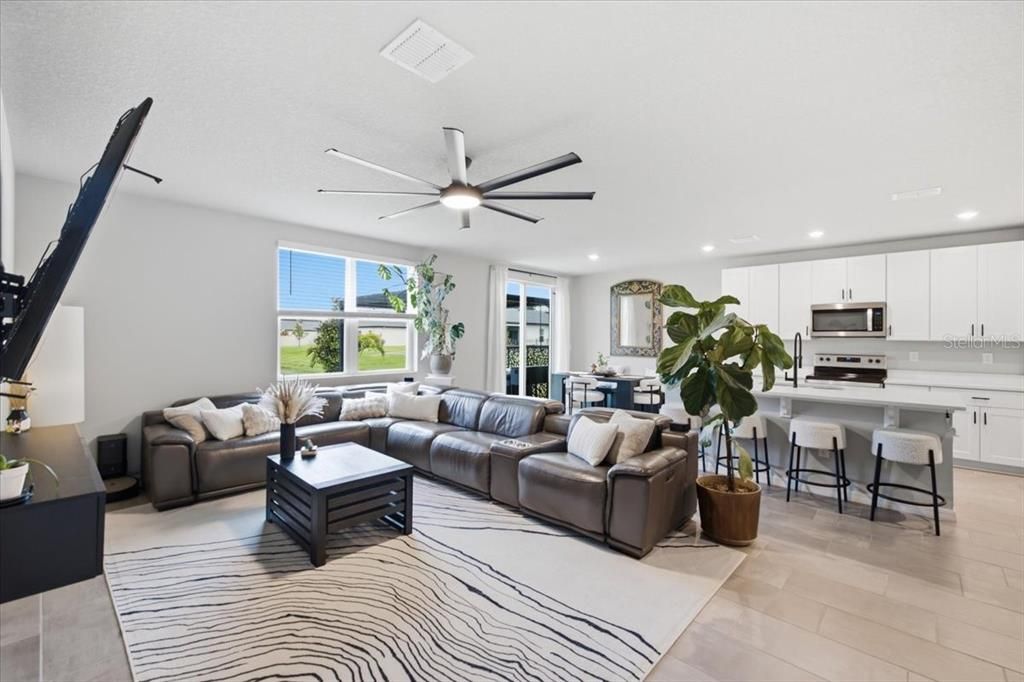 For Rent: $3,000 (4 beds, 3 baths, 1988 Square Feet)