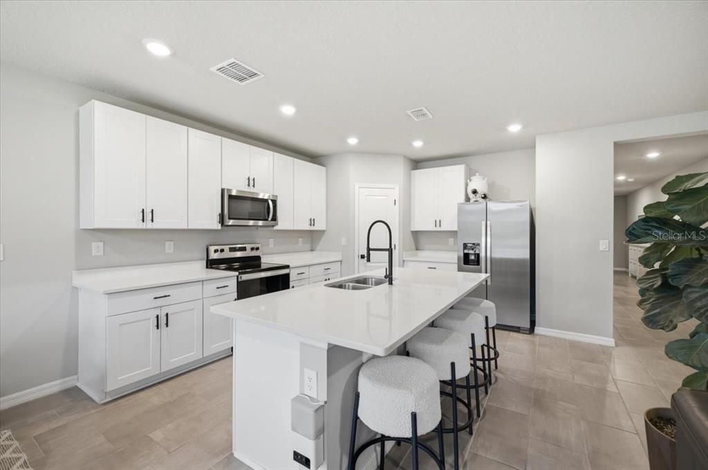 For Rent: $3,000 (4 beds, 3 baths, 1988 Square Feet)