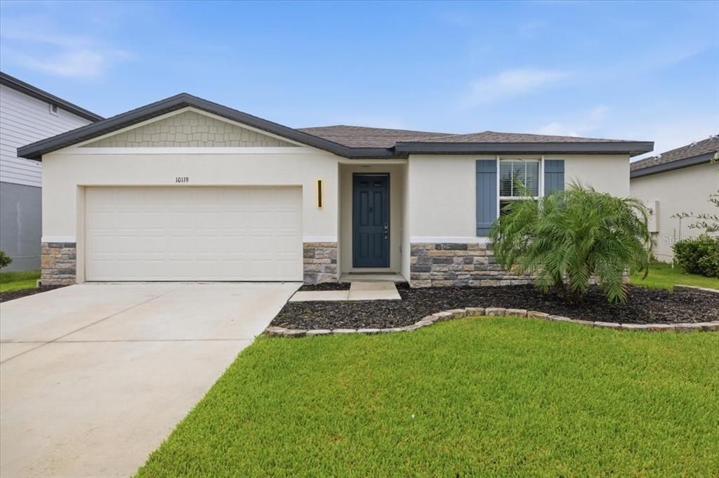 For Rent: $3,000 (4 beds, 3 baths, 1988 Square Feet)