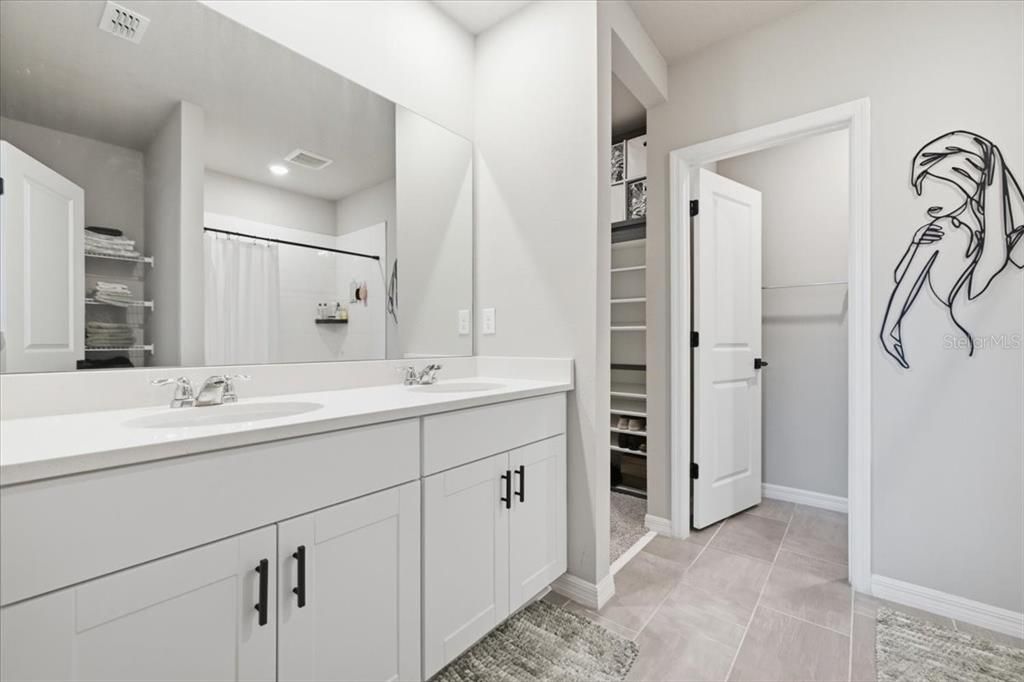 For Rent: $3,000 (4 beds, 3 baths, 1988 Square Feet)