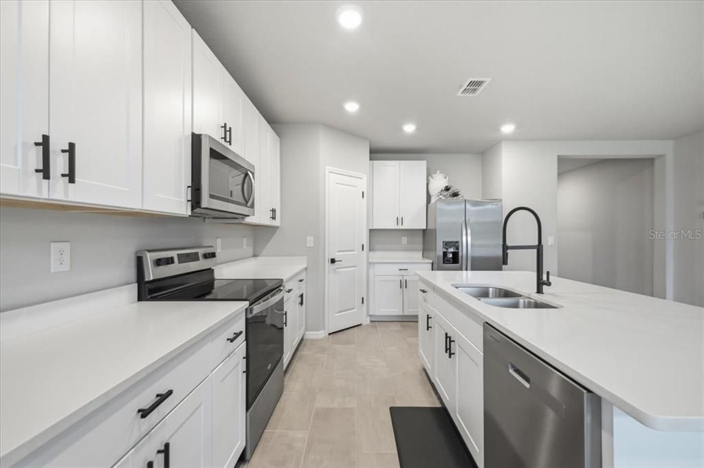 For Rent: $3,000 (4 beds, 3 baths, 1988 Square Feet)