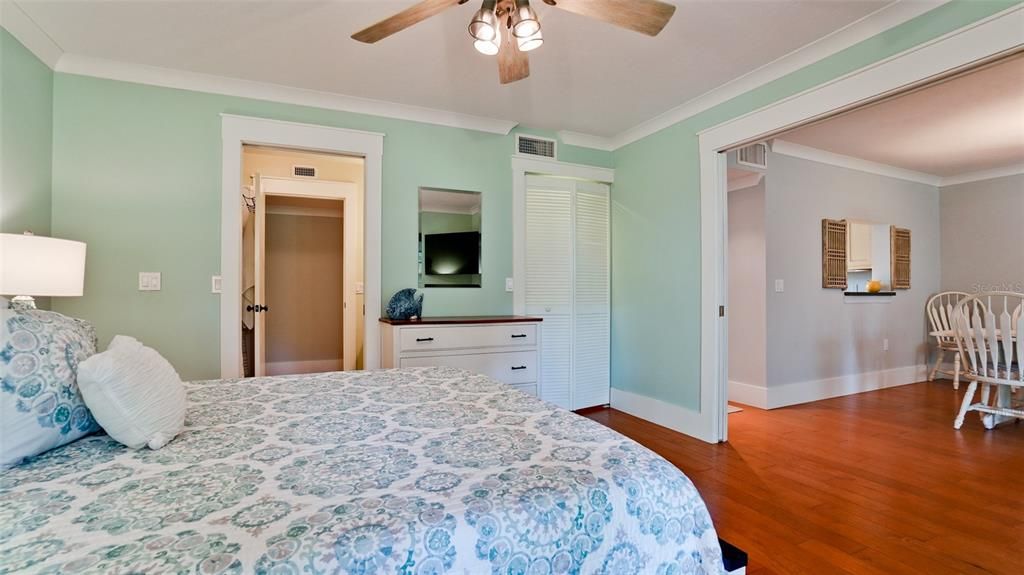 For Rent: $2,500 (3 beds, 2 baths, 1801 Square Feet)