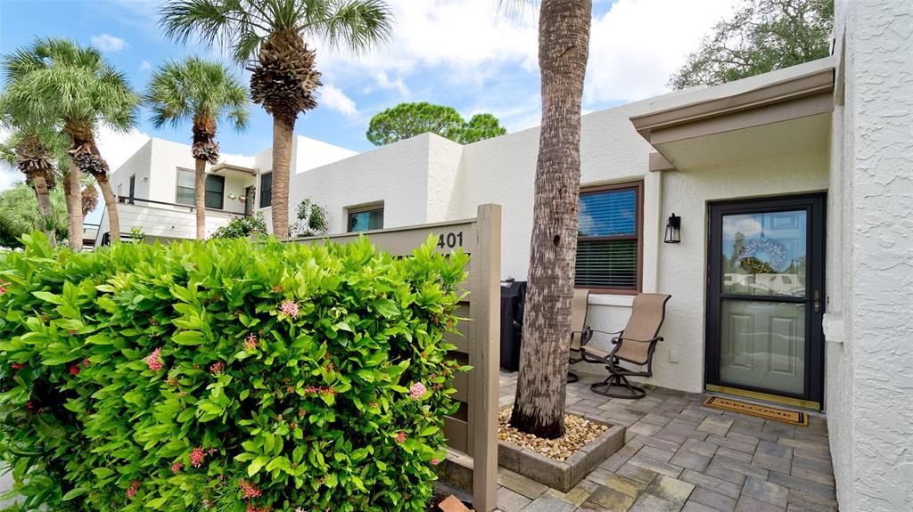 For Rent: $2,500 (3 beds, 2 baths, 1801 Square Feet)