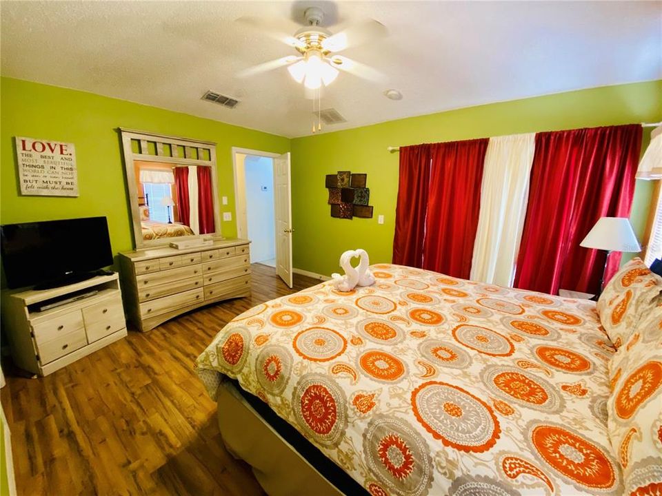 В аренду: $2,800 (4 спален, 3 ванн, 1596 Квадратных фут)